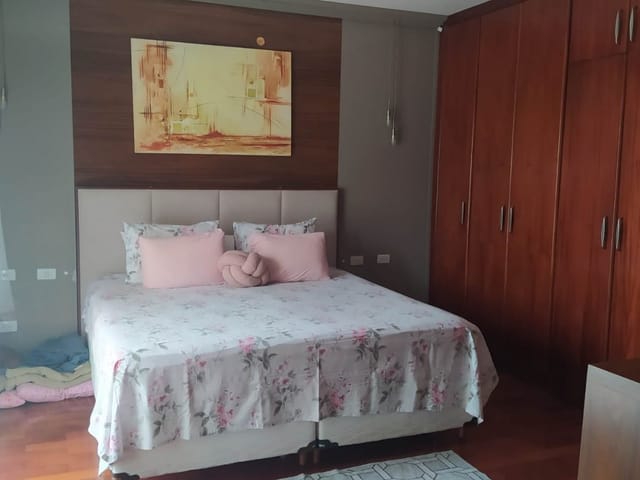 Casa com 300m² 3 quartos e 3 banheiros, à venda, no bairro Parque Vivaldi Leite Ribeiro em Poços de Caldas