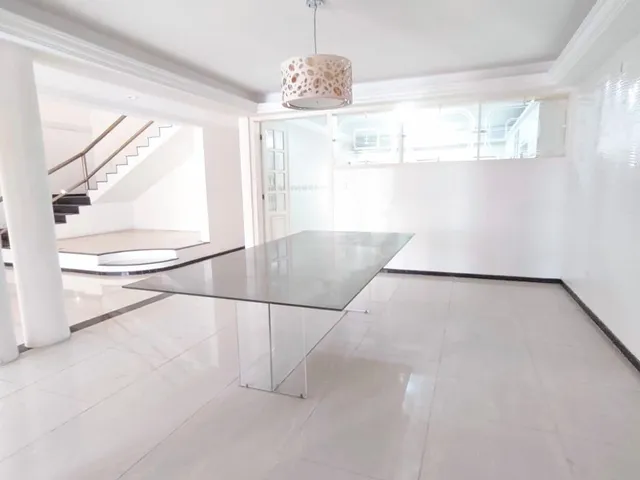 Casa 5 quartos e 5 banheiros, à venda, no bairro Farolândia em Aracaju