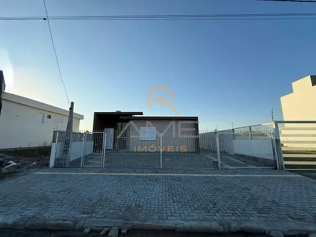 Casa com 360m² 3 quartos e 3 banheiros, à venda, no bairro Três Vendas em Pelotas
