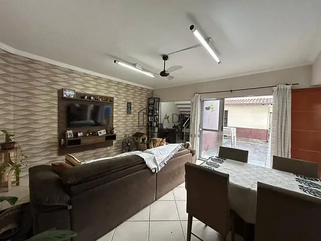 Casa 3 quartos e 2 banheiros, à venda, no bairro Mogi Moderno em Mogi das Cruzes