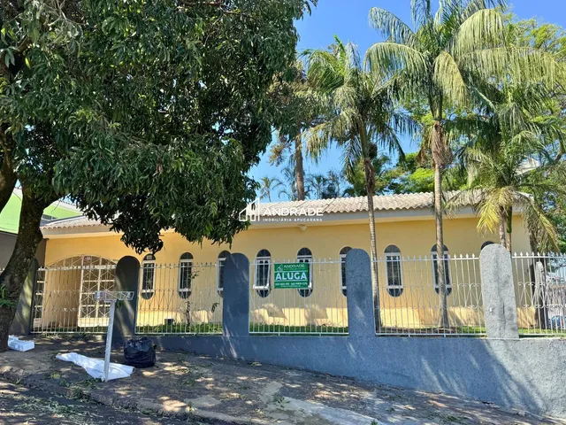 Casa 3 quartos e 2 banheiros, para alugar, no bairro Vila Santa Terezinha em Apucarana