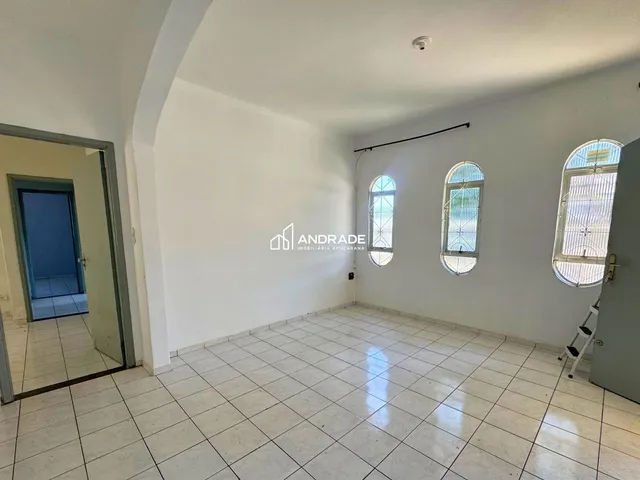 Casa 3 quartos e 2 banheiros, para alugar, no bairro Vila Santa Terezinha em Apucarana