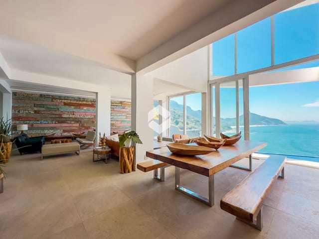 Casa com 600m² 6 quartos e 8 banheiros, à venda, no bairro Joá em Rio de Janeiro