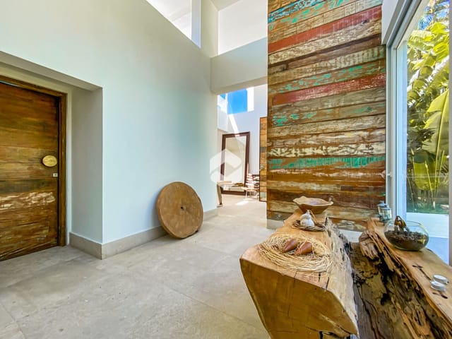 Casa com 600m² 6 quartos e 8 banheiros, à venda, no bairro Joá em Rio de Janeiro