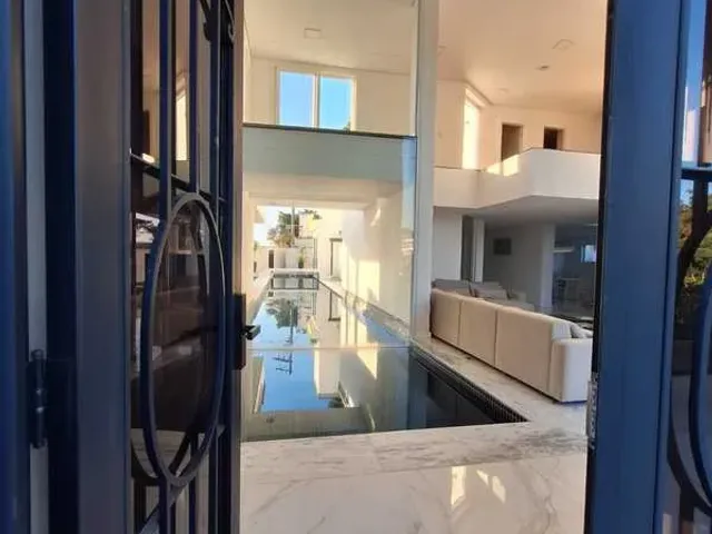 Casa com 827m² 4 quartos e 5 banheiros, à venda, no bairro Jardim Aracy em Mogi das Cruzes