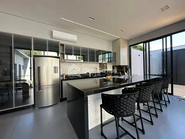 Casa com 300m² 1 quarto e 3 banheiros, à venda, no bairro Riviera Tamborlim em Americana