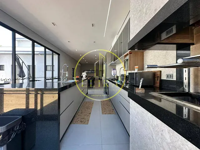 Casa com 300m² 1 quarto e 3 banheiros, à venda, no bairro Riviera Tamborlim em Americana