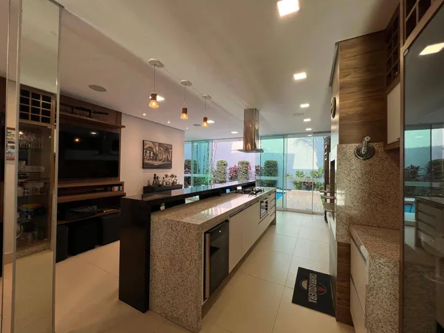 Casa 4 quartos e 6 banheiros, à venda, no bairro Terras de Santana em Londrina