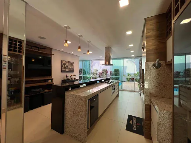 Casa 4 quartos e 6 banheiros, à venda, no bairro Terras de Santana em Londrina