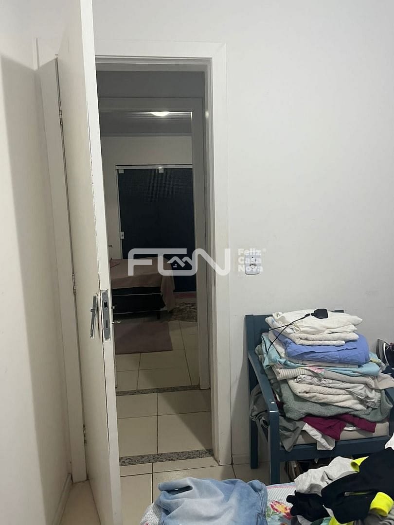 Casa à venda com 2 quartos, 68m² - Foto 12
