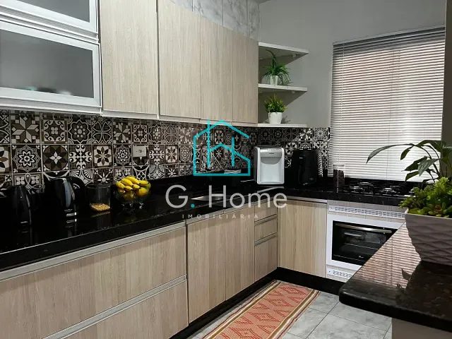 Casa com 125m² 3 quartos e 1 banheiro, à venda, no bairro Conjunto Habitacional Champagnat em Londrina