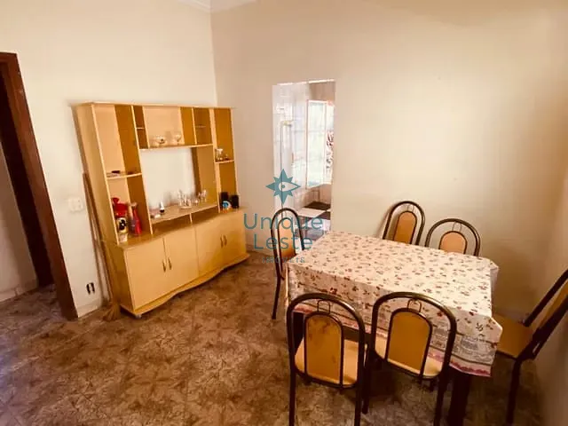 Casa com 360m² 2 quartos e 2 banheiros, à venda, no bairro Alvorada em Sabará