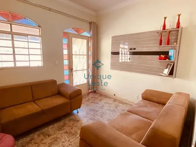 Casa com 360m² 2 quartos e 2 banheiros, à venda, no bairro Alvorada em Sabará