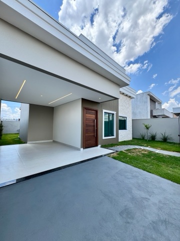 Casa com 250m² 3 quartos e 2 banheiros, à venda, no bairro Residencial Veneza em Nova Mutum