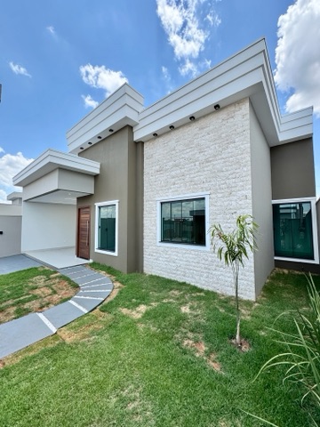 Casa com 250m² 3 quartos e 2 banheiros, à venda, no bairro Residencial Veneza em Nova Mutum