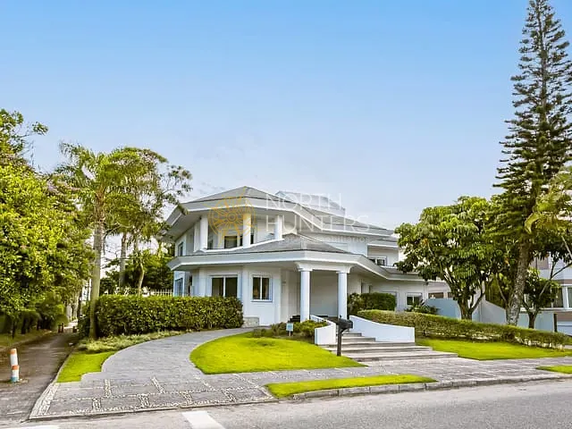 Casa com 1200m² 5 quartos e 6 banheiros, para alugar, no bairro Jurerê Internacional em Florianópolis