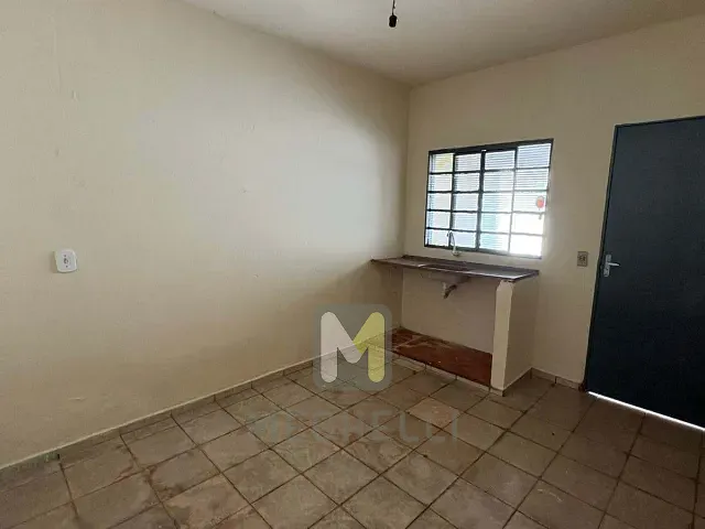Casa com 250m² 1 quarto e 1 banheiro, para alugar, no bairro Jardim Boa Vista em Serrana