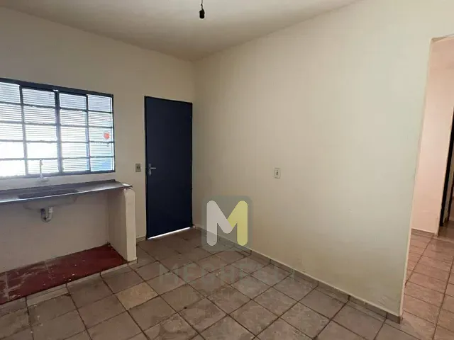Casa com 250m² 1 quarto e 1 banheiro, para alugar, no bairro Jardim Boa Vista em Serrana