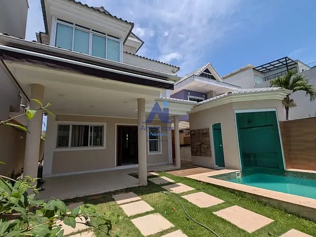 Casa com 260m² 4 quartos e 6 banheiros, à venda, no bairro Recreio dos Bandeirantes em Rio de Janeiro