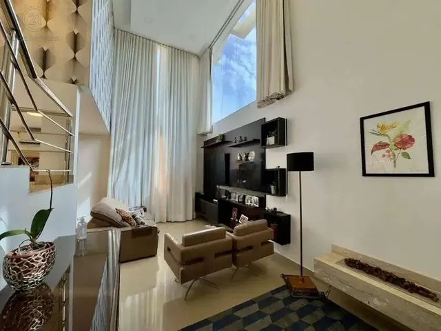 Casa com 329m² 4 quartos e 5 banheiros, à venda, no bairro Esperança em Londrina