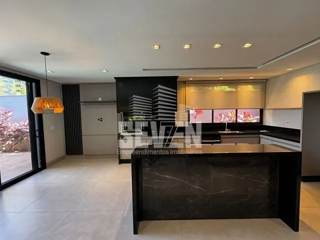 Casa com 448m² 4 quartos e 5 banheiros, à venda, no bairro Vila Aviação em Bauru