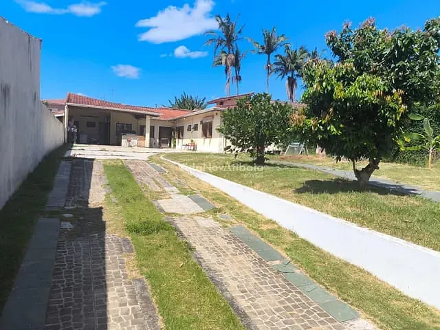 Casa com 570m² 2 quartos e 3 banheiros, à venda, no bairro Jardim Itaperi em Atibaia