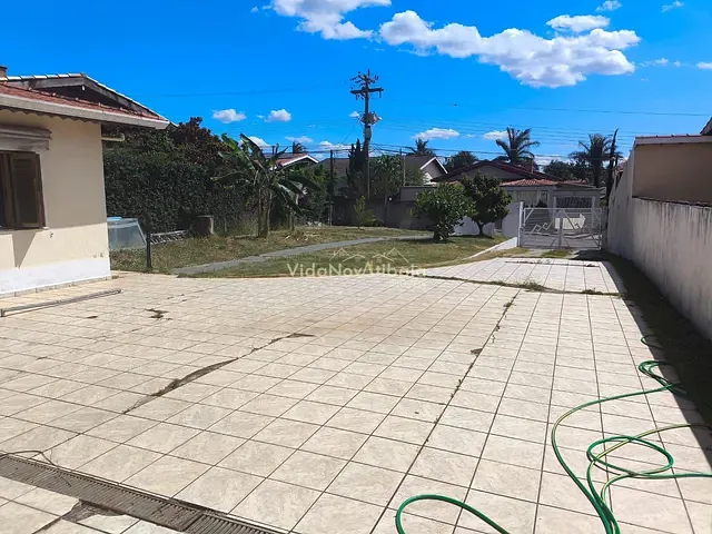 Casa com 570m² 2 quartos e 3 banheiros, à venda, no bairro Jardim Itaperi em Atibaia