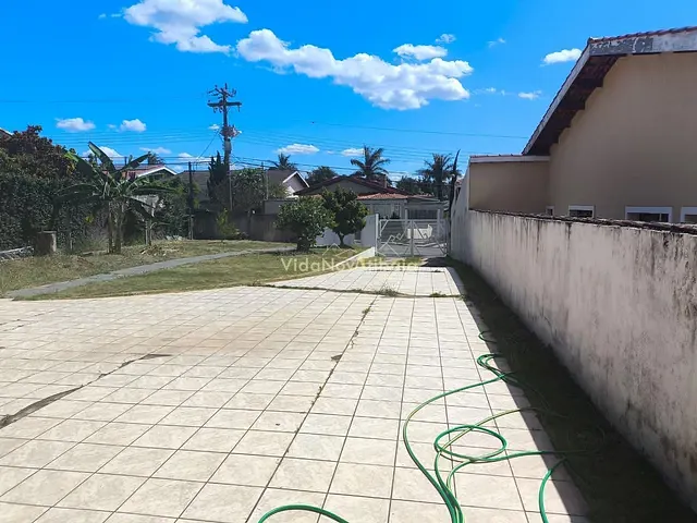 Casa com 570m² 2 quartos e 3 banheiros, à venda, no bairro Jardim Itaperi em Atibaia
