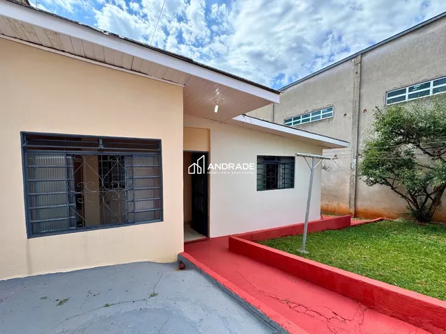 Casa 2 quartos e 1 banheiro, para alugar, no bairro Centro em Apucarana
