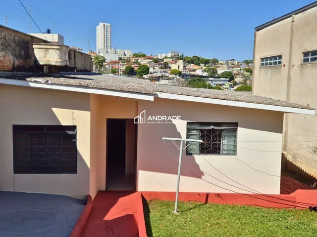 Casa 2 quartos e 1 banheiro, para alugar, no bairro Centro em Apucarana