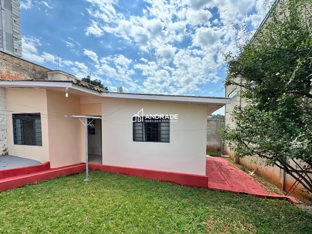 Casa 2 quartos e 1 banheiro, para alugar, no bairro Centro em Apucarana