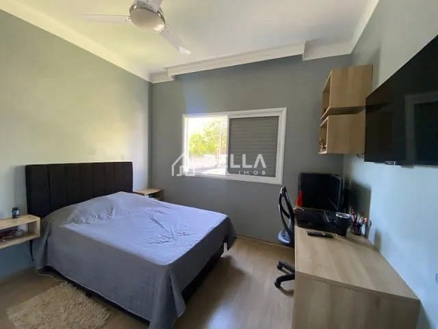Casa à venda com 3 quartos, 180m² - Foto 4