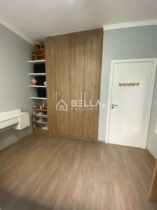 Casa à venda com 3 quartos, 180m² - Foto 2