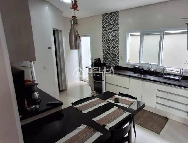 Casa à venda com 3 quartos, 180m² - Foto 18