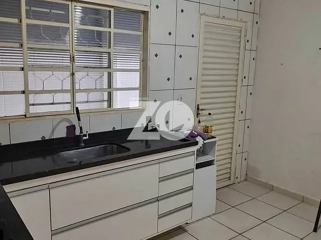 Casa com 254m² 2 quartos e 1 banheiro, à venda, no bairro Jardim Helena em Bauru