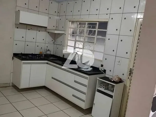 Casa com 254m² 2 quartos e 1 banheiro, à venda, no bairro Jardim Helena em Bauru