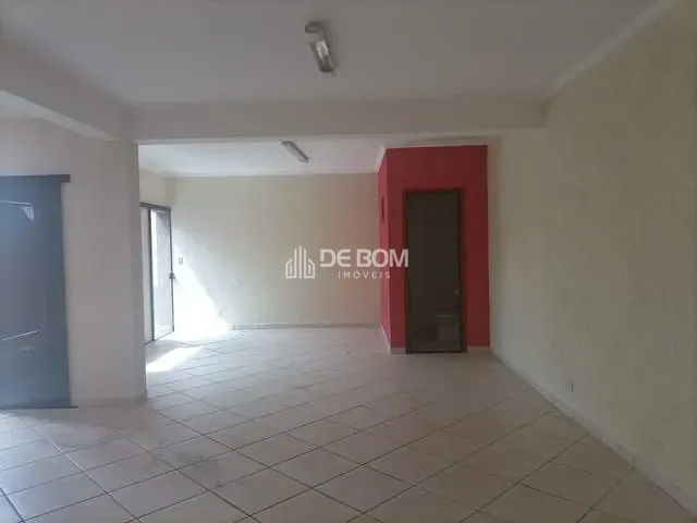 Casa com 300m² 3 quartos e 3 banheiros, à venda, no bairro São Domingos em Poços de Caldas