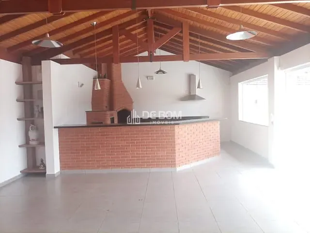 Casa com 300m² 3 quartos e 3 banheiros, à venda, no bairro São Domingos em Poços de Caldas