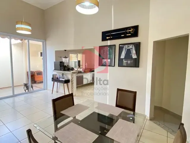 Casa 4 quartos e 3 banheiros, para alugar, no bairro Vila Santa Terezinha em Pirassununga