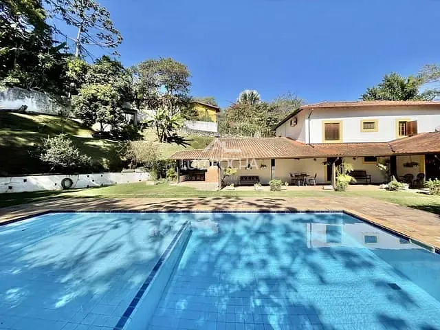 Casa com 3543m² 4 quartos e 6 banheiros, à venda, no bairro Moinho Velho em Embu das Artes