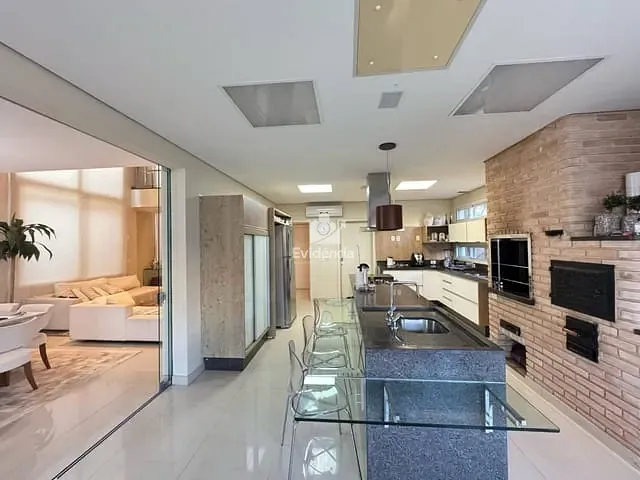 Casa 3 quartos e 5 banheiros, à venda, no bairro Vivendas do Arvoredo em Londrina