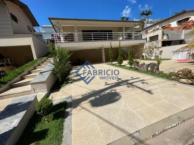 Casa com 525m² 4 quartos e 2 banheiros, à venda ou para alugar, no bairro Bosque em Vinhedo
