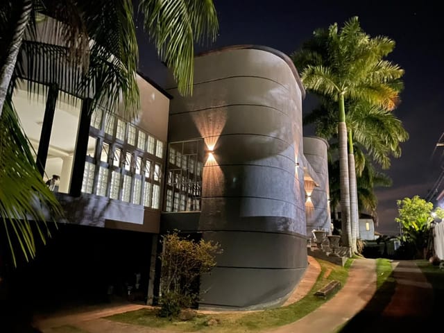Casa com 1347m² 5 quartos e 5 banheiros, à venda, no bairro Urbanova em São José dos Campos