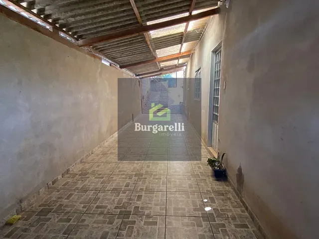 Casa 2 quartos e 2 banheiros, para alugar, no bairro Jardim São Carlos em Lavras