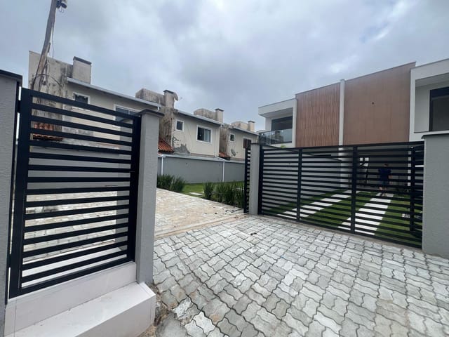 Casa com 196m² 4 quartos e 3 banheiros, à venda, no bairro Ingleses do Rio Vermelho em Florianópolis
