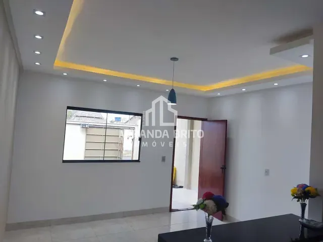 Casa 2 quartos e 2 banheiros, à venda, no bairro Residencial Buena Vista III em Goiânia