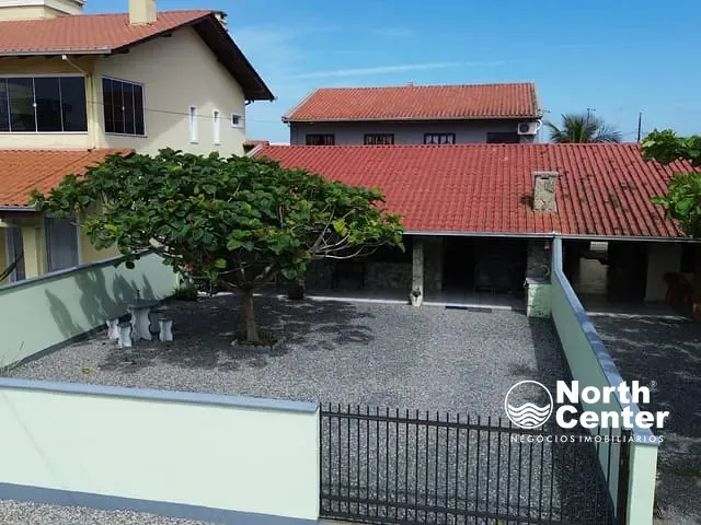 Casa com 534m² 9 quartos e 5 banheiros, à venda, no bairro Salinas em Balneário Barra do Sul
