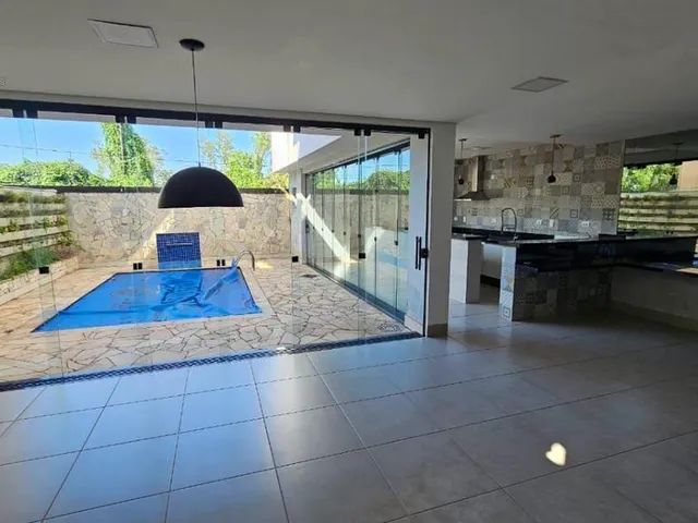 Casa com 325m² 3 quartos e 4 banheiros, à venda, no bairro Operária em Londrina