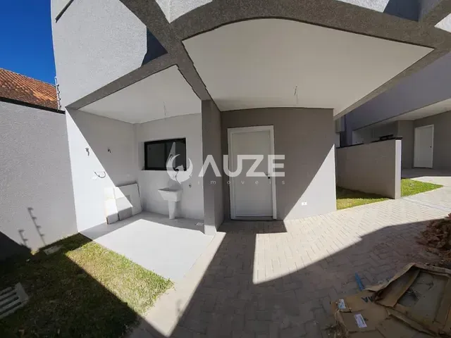 Casa com 132m² 3 quartos e 4 banheiros, à venda, no bairro São Braz em Curitiba