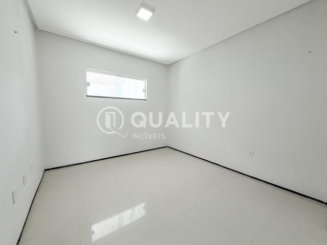 Casa com 175m² 4 quartos e 4 banheiros, à venda, no bairro Jardim Cearense em Fortaleza